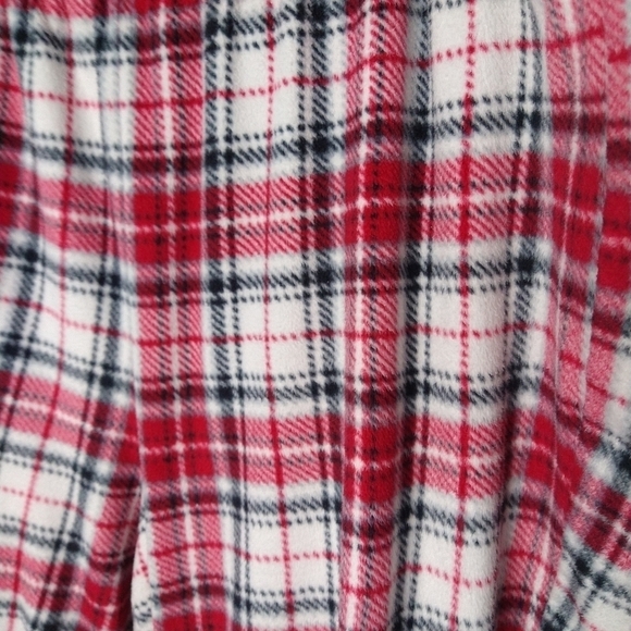 Croft and Barrow red black plaid pj/ lounge wear pants. Elastic waist. Size XL - Picture 2 of 6